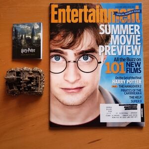 Harry Potter light up castle, booklet and magazine